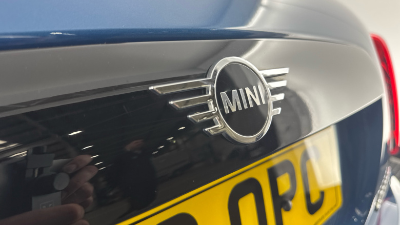 MINI Hatchback 1.5 Cooper Classic 3dr Auto Petrol Hatchback